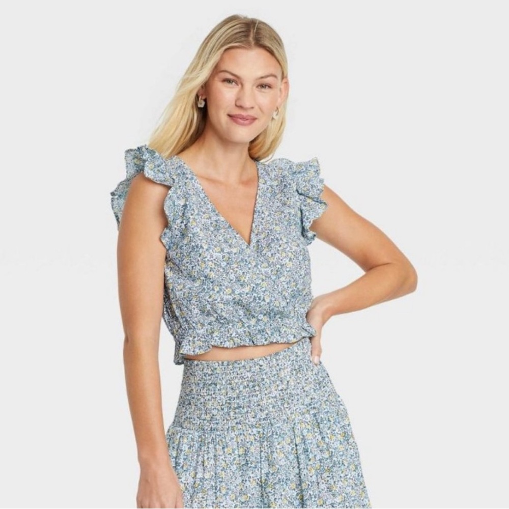 Universal Thread Top